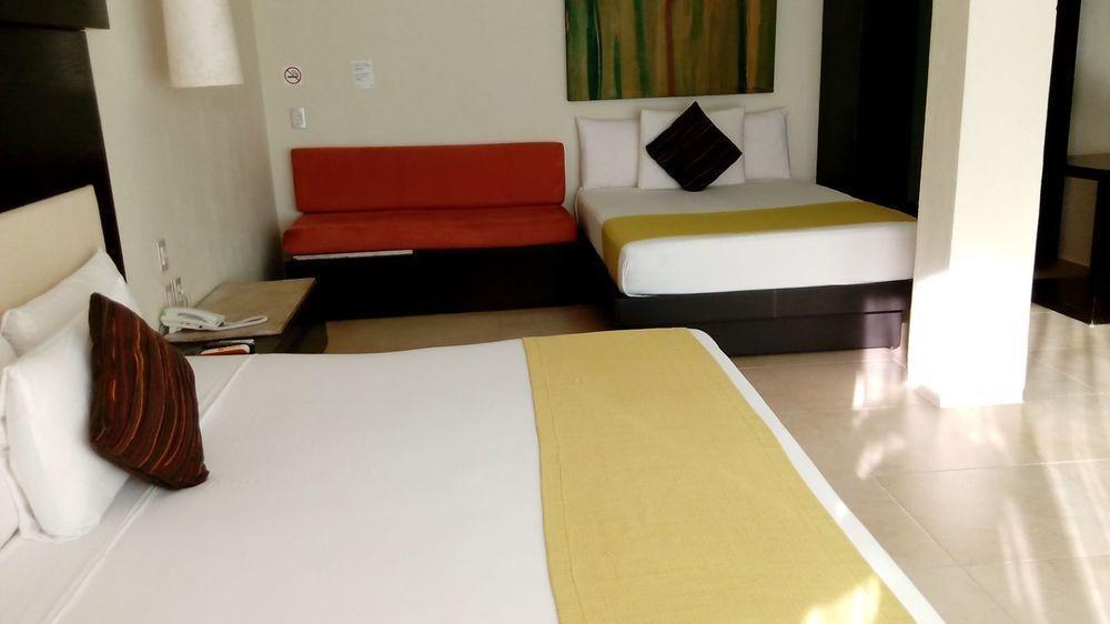 El Punto Boutique Hotel & Beach Club (Adults Only) Плая дел Кармен Екстериор снимка