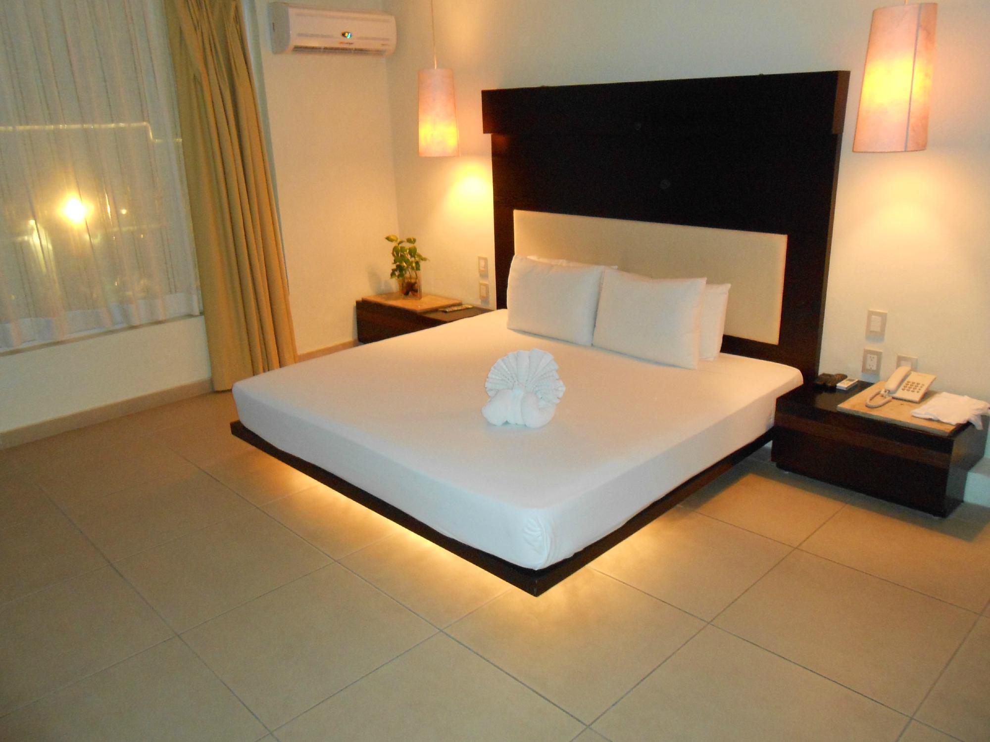 El Punto Boutique Hotel & Beach Club (Adults Only) Плая дел Кармен Екстериор снимка